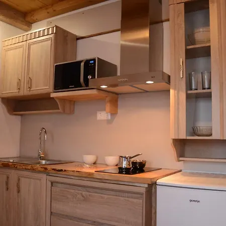 Apartmens And Sostar Hiša za goste