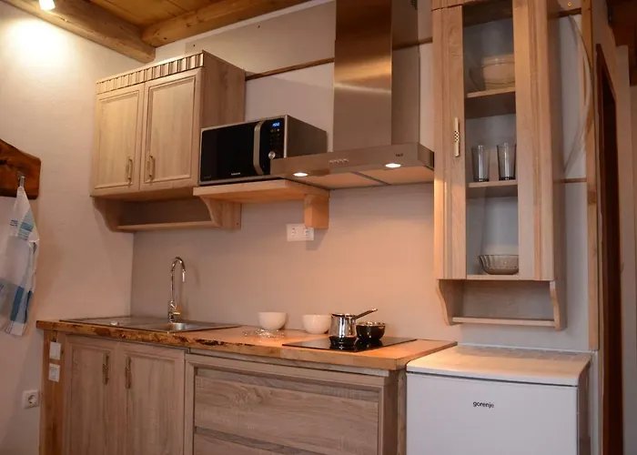 Apartmens And Sostar Hiša za goste